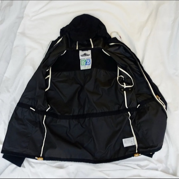 Penfield Gibson rain jacket. Women’s size large. - Picture 3 of 8